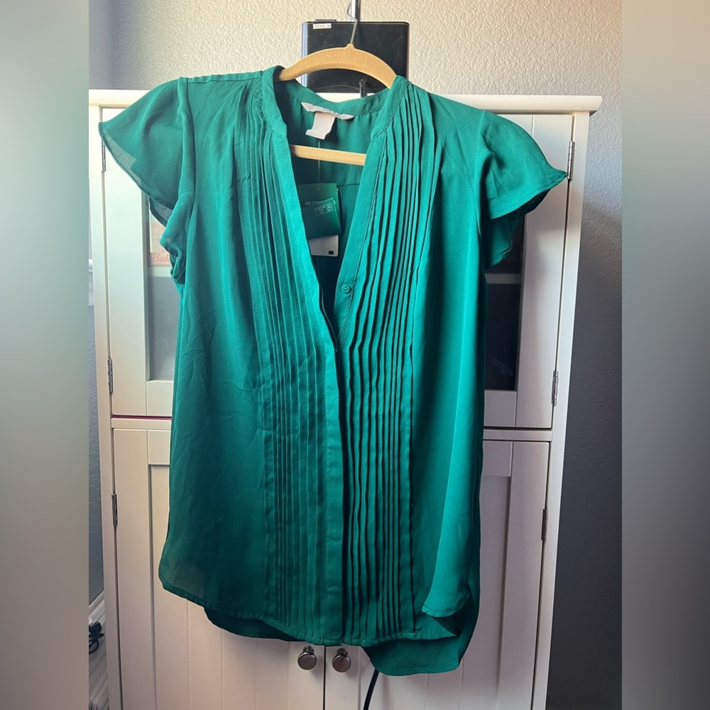 Button down lightweight pine green blouse